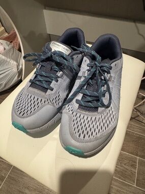 Under Armour Sneakers - Light Gray with Teal Accents